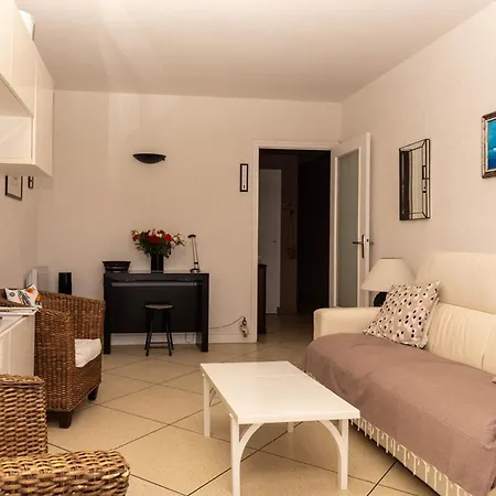 公寓 Beau T2 Pour 4 Pers. Au Lavandou, Face Mer, Avec Parking - Fr-1-803-75